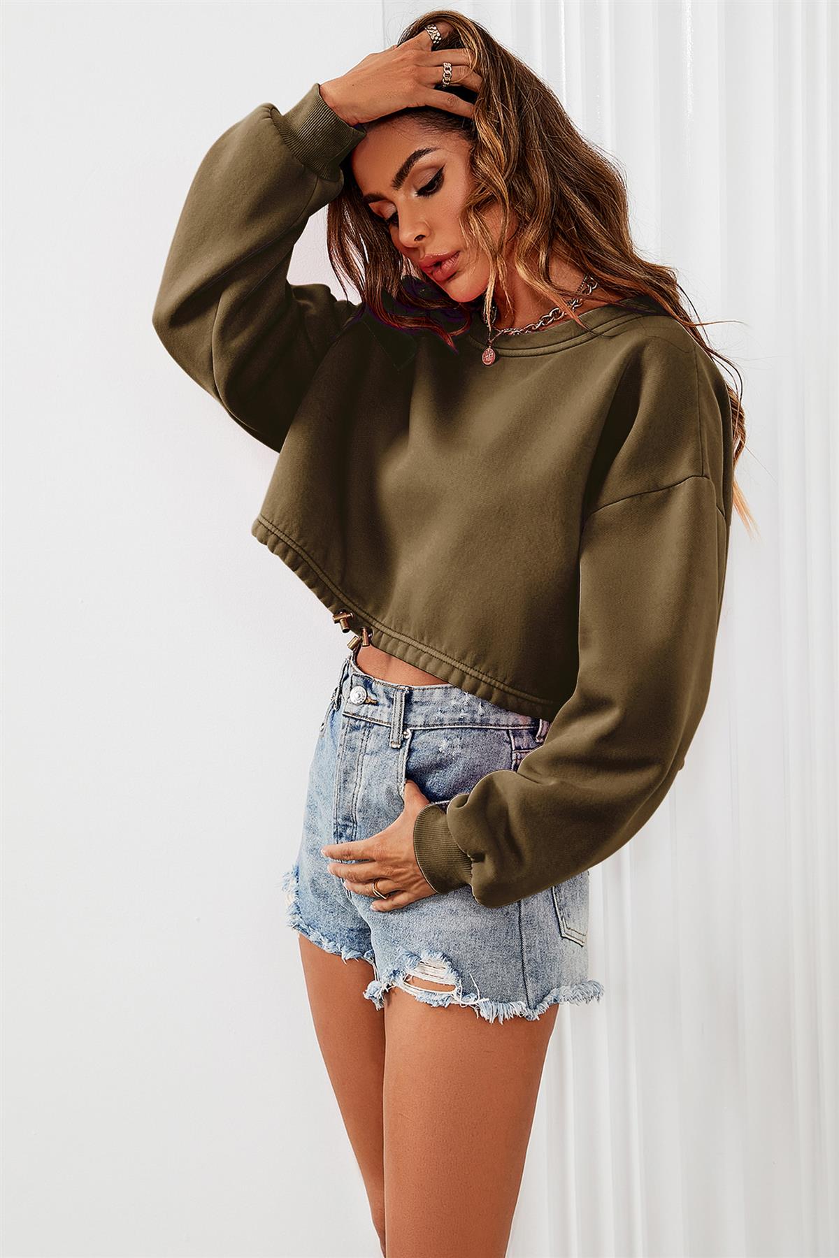 Perfectly Oversized Cropped Sweatshirt In Khaki - AXON