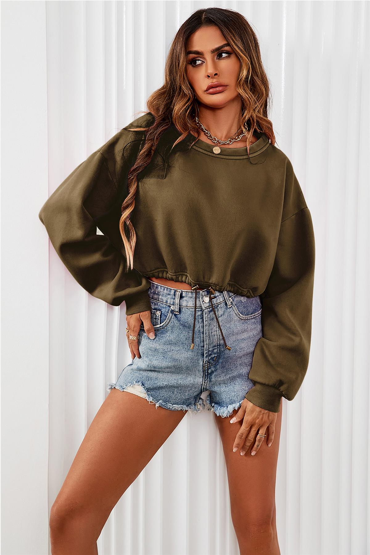 Perfectly Oversized Cropped Sweatshirt In Khaki - AXON