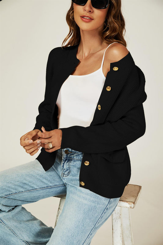 Pocket Details Knitted Cardigan In Black - AXON