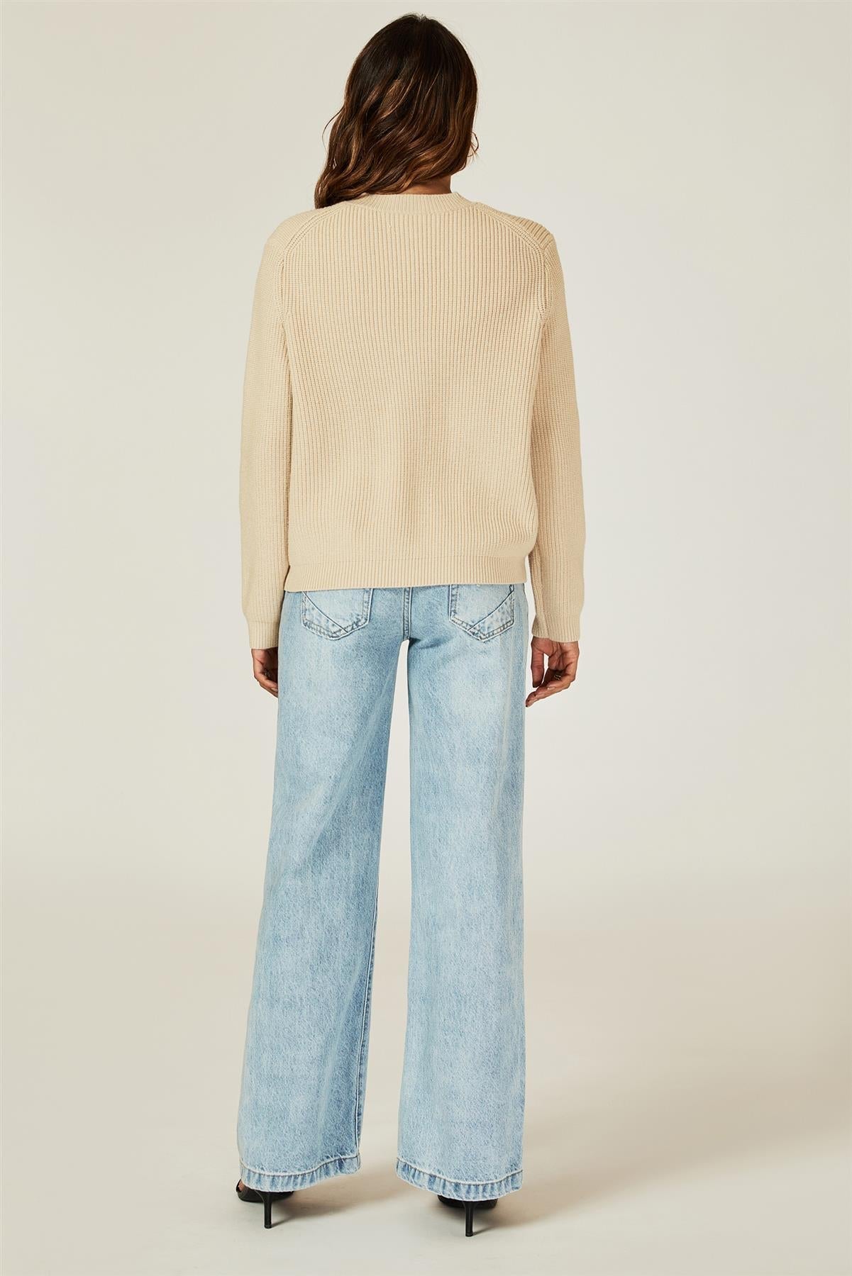 Pocket Details Knitted Cardigan In Camel - AXON