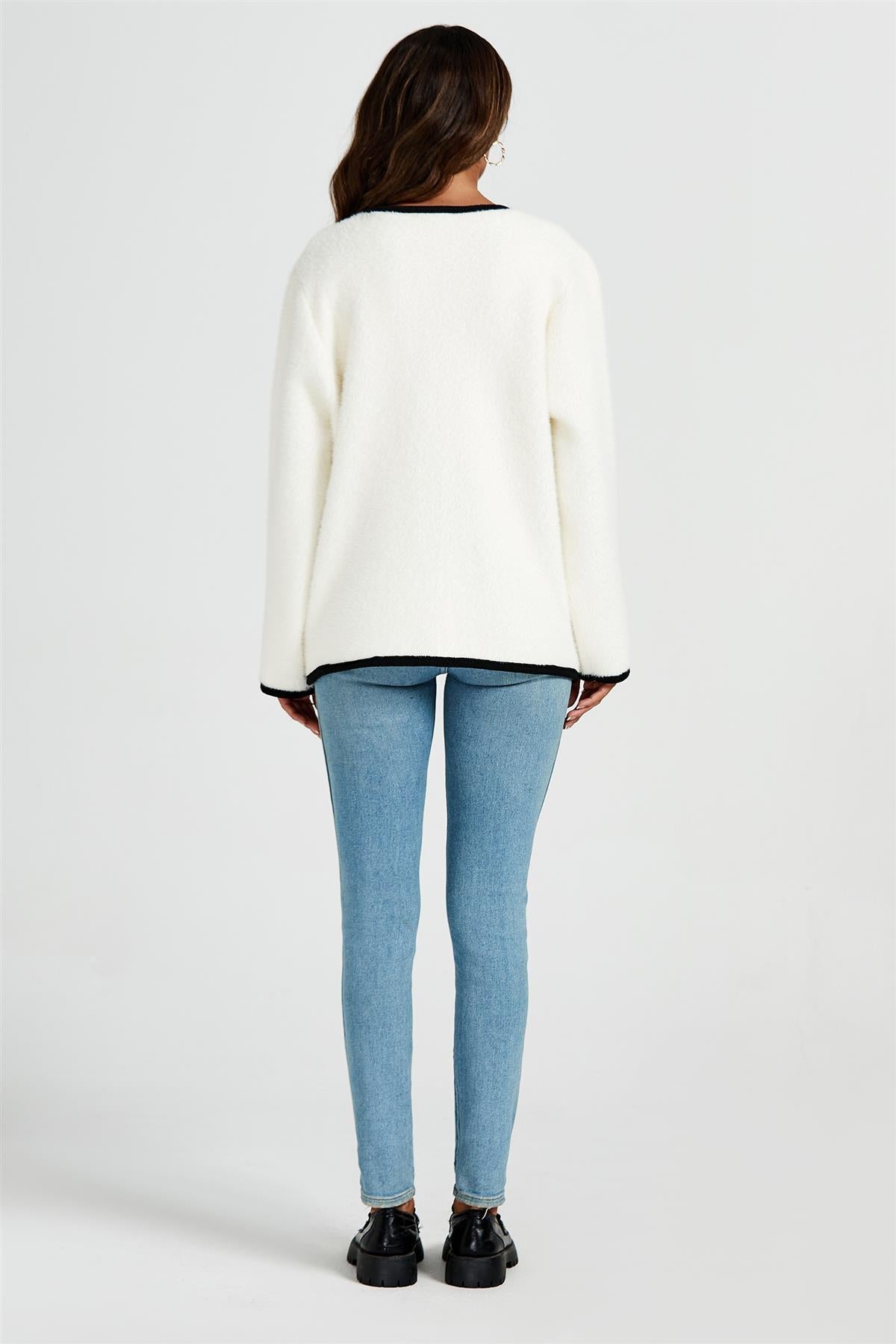 Relaxed Boucle Jacket In Cream White - AXON