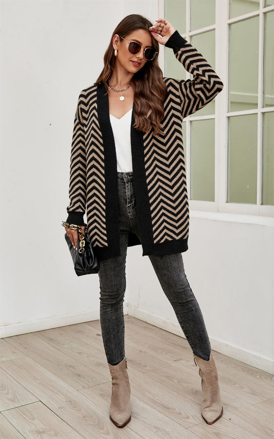 Relaxed Geometric Intarsia Cozy Soft Cardigan In Beige & Black - AXON