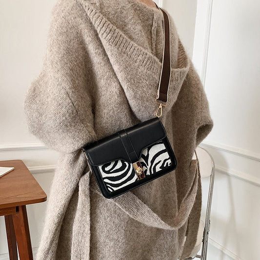 Retro Women's Simple Messenger Bag - AXON