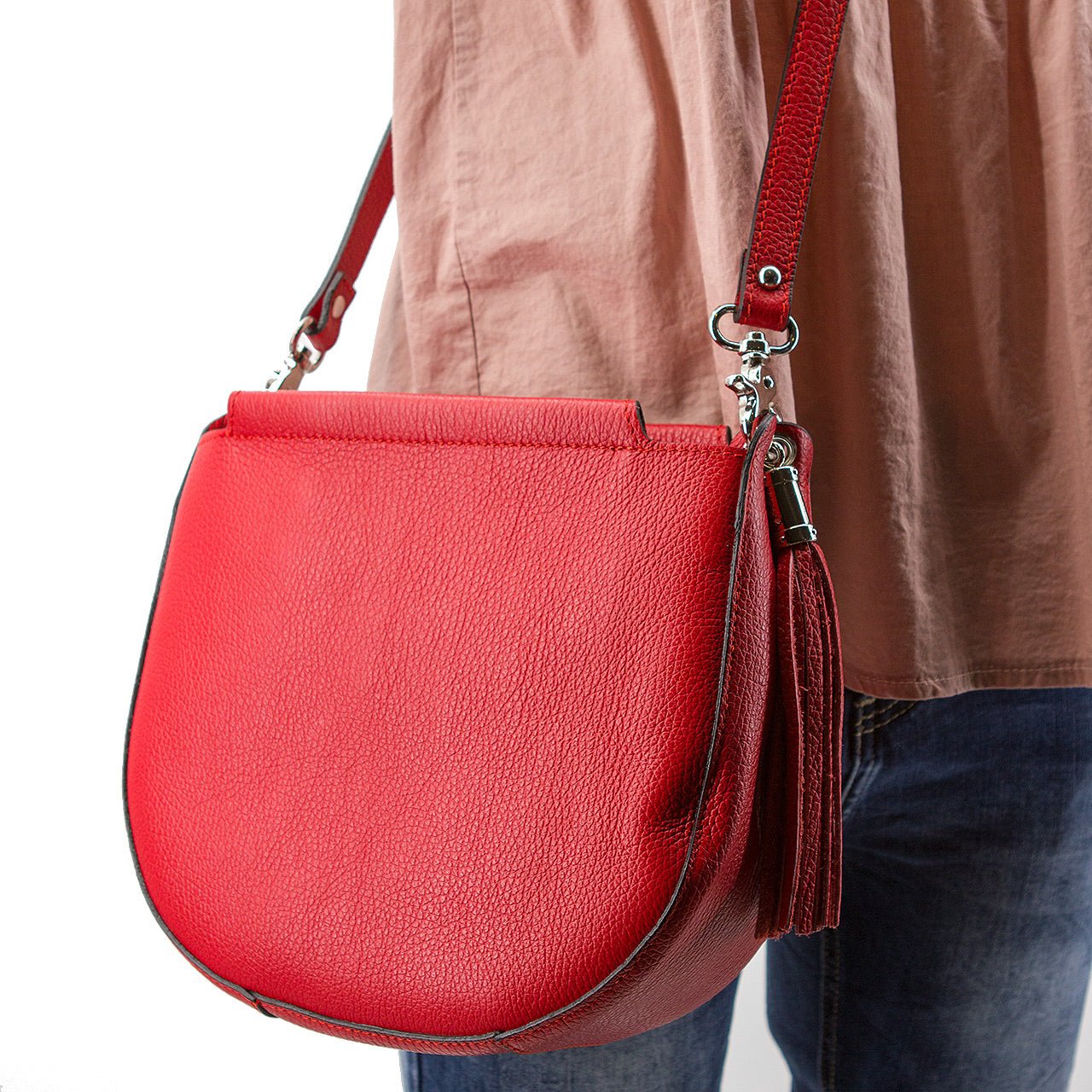 Umhängetasche in D Form mit Quaste Rot - AXON